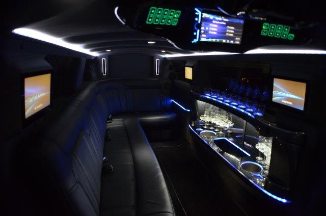 LINCOLN MKT STRETCH LIMOUSINE